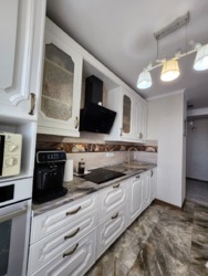 3-��������� �������� � 71.7 �² � 12/13 ����, �������� ���-������ 83 � ��������� ���� 11