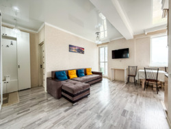 2-��������� �������� � 45.5 �² � 8/10 ����, ��� ������, �������� 4/13 ���� 8