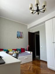 4-��������� �������� � 75 �² � 4/9 ����, �������� 102 � ��������-���������� ���� 8