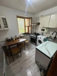 2-��������� �������� � 40.4 �² � 3/4 ����, ���������� 60 ���� 8