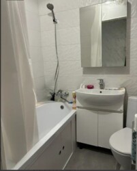 3-��������� �������� � 60 �² � 2/4 ����, ���������� � ����������-����������� ���� 1