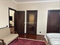 3-��������� �������� � 100 �² � 8/21 ����, ������������� 21� ���� 6