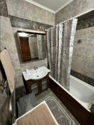 2-��������� �������� � 65 �² � 2/5 ����, �������� 123 ���� 4