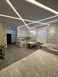 3-��������� �������� � 111 �² � 6/7 ����, ��� ������ ������, ��������� 254/2 ���� 5