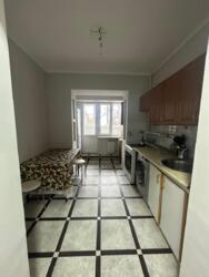 4-��������� �������� � 70 �² � 3/5 ����, ��� �����, ���������� 3 � ������ ���������� ���� 7