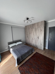 2-��������� �������� � 55 �² � 5/17 ����, ��������� 27� � ���� ��������� ���� 10