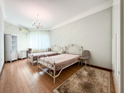 3-��������� �������� � 135 �² � 14/15 ����, ������ 128 ���� 2