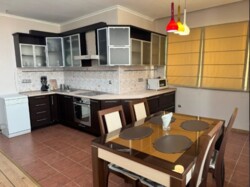 2-��������� �������� � 107.8 �² � 16/20 ����, ���-������ 7 ���� 9