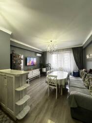 3-��������� �������� � 93.6 �² � 11/12 ����, ���� �� 273/5 ���� 9