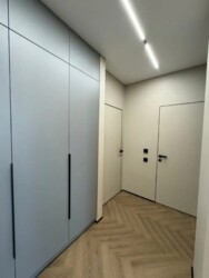 2-��������� �������� � 60.3 �² � 8/12 ����, �������� 90 � ���������� ���� 12