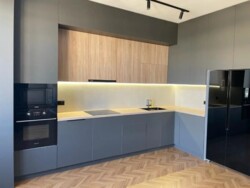 3-��������� �������� � 93 �² � 11/13 ����, ��� �������� 145 ���� 3