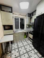 38,5млн с нашими отдаст/ Пластиковые окна, неугловая, встроенная кухня, новая сантехника, кладовка, счётчики, тихий двор, кондиционер,домофон, ламинат, видеонаблюдение, видеодомофон фото 3 38,5млн с нашими отдаст/ Пластиковые окна, неугловая, встроенная кухня, новая сантехника, кладовка, счётчики, тихий двор, кондиционер,домофон, ламинат, видеонаблюдение, видеодомофон фото 3