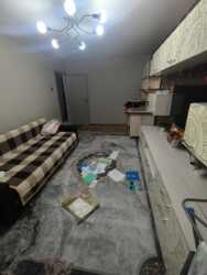 3-��������� �������� � 61.7 �² � 1/4 ����, �������� 7 � ����������� ���� 2