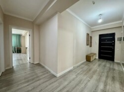 3-��������� �������� � 90.7 �² � 6/15 ����, ���� �� ���� 7