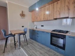 2-��������� �������� � 42 �² � 5/6 ����, �������� ���� 83/1 ���� 2