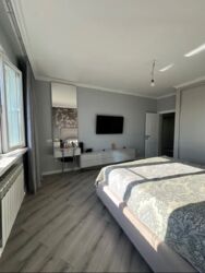 2-��������� �������� � 83 �² � 8/9 ����, ��� �����-3�, ��� ������-3� 30� ���� 3