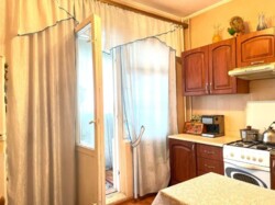 4-��������� �������� � 90.3 �² � 8/9 ����, ����������� 26 � �����������- ����������� ���� 8