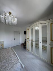 3-��������� �������� � 85 �² � 8/10 ����, ��� �����-1, ����� 1� ���� 7