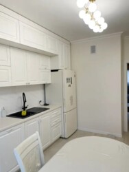 3-��������� �������� � 84.4 �² � 11/12 ����, �������� 90 � ���������� ���� 8