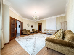 3-��������� �������� � 135 �² � 14/15 ����, ������ 128 ���� 7