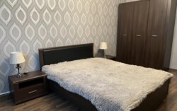 2-��������� �������� � 60 �² � 2/8 ����, ���� 200 � ����-����� ���� 4