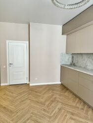 2-��������� �������� � 62 �² � 4/13 ����, ��������� 28 � ����������� ��������� ���� 8