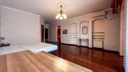 2-��������� �������� � 127 �² � 8/13 ����, ���-������ 95 � ��������� ���� 19