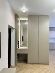 2-��������� �������� � 62 �² � 4/13 ����, ��������� 28 � ����������� ��������� ���� 10