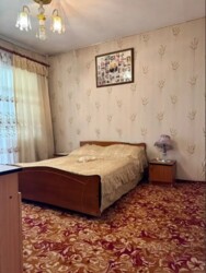 4-��������� �������� � 90.3 �² � 8/9 ����, ����������� 26 � �����������- ����������� ���� 4