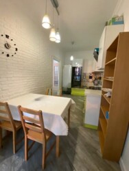 3-��������� �������� � 83 �² � 9/10 ����, ��� ����������, �������� 230 � �� ������ ���� 7