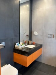 3-��������� �������� � 190 �² � 1/4 ����, ����������� 55 ���� 25