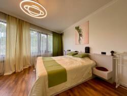 3-��������� �������� � 152.5 �² � 2/2 ����, ��� ��������, 2� �������� ���� 12