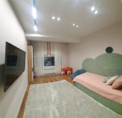 3-��������� �������� � 135 �² � 14/14 ����, �������� 277/7 � ������ �� �������� ���� 9