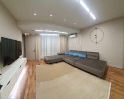 3-��������� �������� � 135 �² � 14/14 ����, �������� 277/7 � ������ �� �������� ���� 1