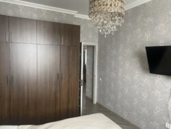 3-��������� �������� � 98.3 �² � 16/16 ����, ��������� 133/4 � �������� -��������� ���� 4