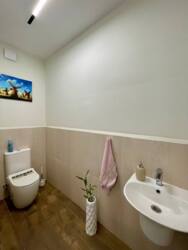 3-��������� �������� � 152.5 �² � 2/2 ����, ��� ��������, 2� �������� ���� 18