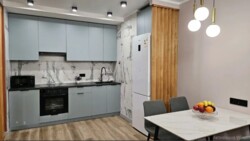 2-��������� �������� � 51 �² � 13/15 ����, ��������� 210 � �������-��������� ���� 4