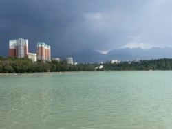 2-��������� �������� � 55 �² � 5/17 ����, ��������� 27� � ���� ��������� ���� 6