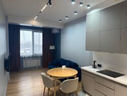 2-��������� �������� � 48 �² � 8/13 ����, ������������� 83 � �������������-������� ������ ���� 1