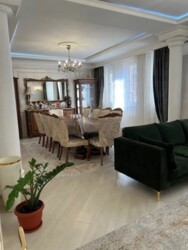 3-��������� �������� � 146.2 �² � 1/6 ����, ��� ������ ������, ��������� 258/5-12 � ��������� 9/8 ���� 15