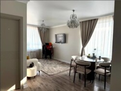 2-��������� �������� � 45 �² � 4/6 ����, ���������� 196/17 ���� 5