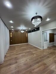 2-��������� �������� � 45 �² � 2/10 ����, ���� �� 285/8 ���� 12