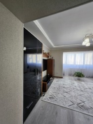 3-��������� �������� � 71.7 �² � 12/13 ����, �������� ���-������ 83 � ��������� ���� 9