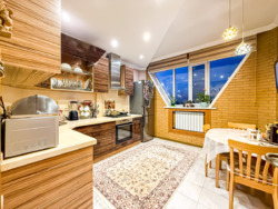 3-��������� �������� � 70 �² � 6/9 ����, ��� �����-4 75 ���� 10