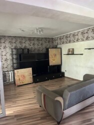 3-��������� �������� � 75 �² � 4/5 ����, ��� ������, ������ ����� 98 ���� 3