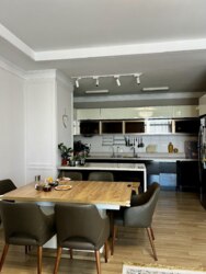 3-��������� �������� � 115 �² � 7/21 ����, �������� 4 ���� 10