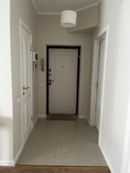 3-��������� �������� � 82,2 �² � 2/8 ����, ��������� 52 ���� 8