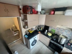 2-��������� ��������, 41 �², 4/4 ����, �������� 64� � �������� -�������� ���� 5