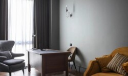 5-��������� �������� � 250 �² � 2/3 ����, ������������ 8/1 �10 ���� 2