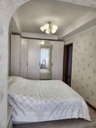 3-��������� �������� � 71.7 �² � 12/13 ����, �������� ���-������ 83 � ��������� ���� 24